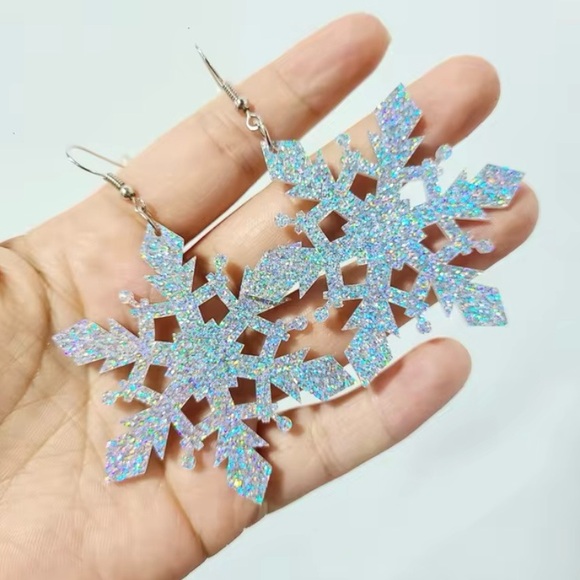 NEW Snowflake Holographic Dangling Statement Earrings Winter Christmas Jewelry - Picture 9 of 9